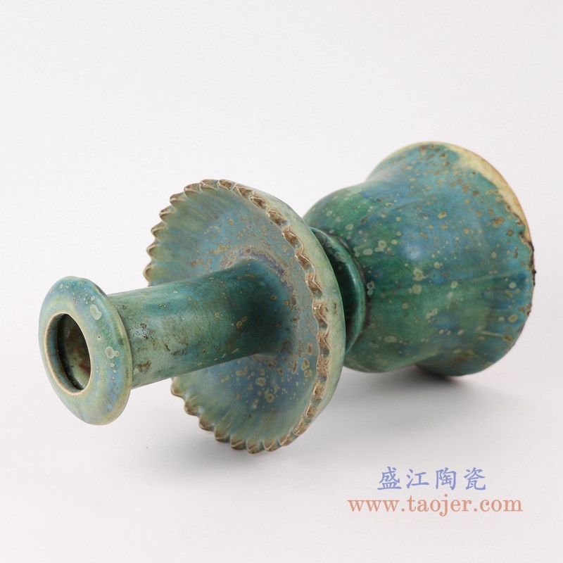 仿古窑变绿釉烛台;产品编号:RZSP22 产品尺寸(单位cm): 高:23.7直径:12口径:6底径:11.6重量:1.1KG
