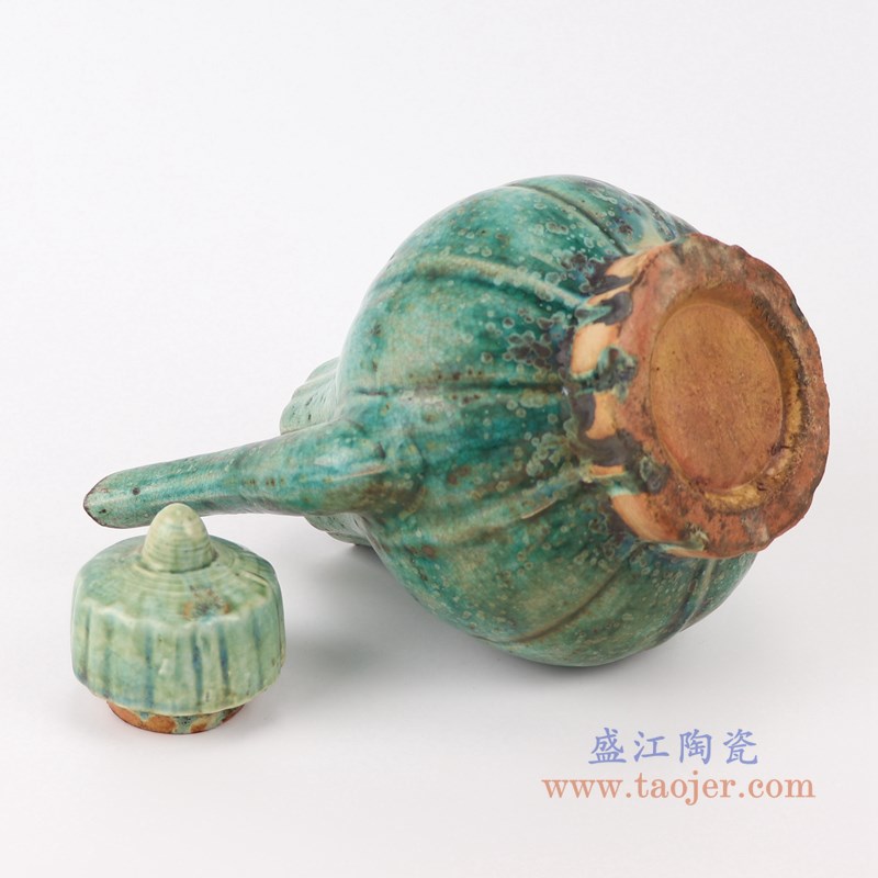 仿古窑变绿釉竖纹带盖水壶酒壶;产品编号:RZSP24 产品尺寸(单位cm): 高:23直径:21.6口径:6.1底径:8.7重量:1.5KG