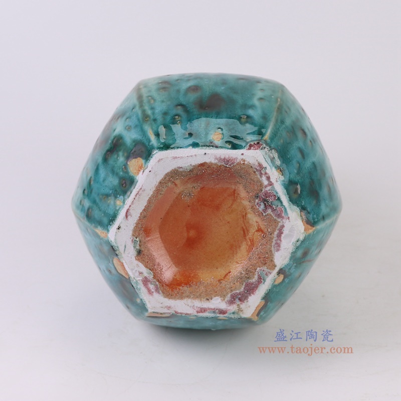 窑变绿色六方葫芦瓶,产品编号:RZSP54 产品尺寸(单位cm): 高28.5直径17.6口径底径10重量1.5KG