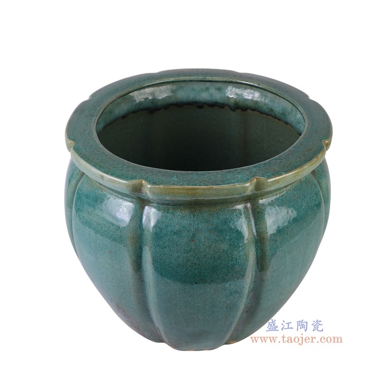 窑变绿色瓜楞缸,产品编号:RZSP55 产品尺寸(单位cm): 高31.3直径36口径底径20.4重量7.6KG