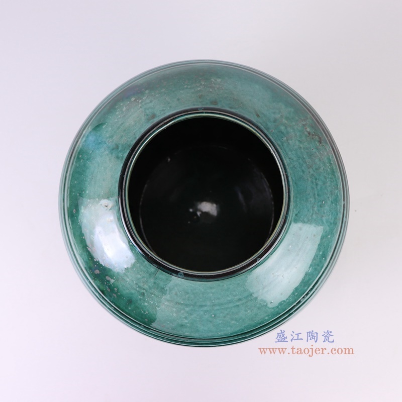 窑变绿色条纹罐子,产品编号:RZSP58 产品尺寸(单位cm): 高27直径26.8口径底径16.8重量4.15KG