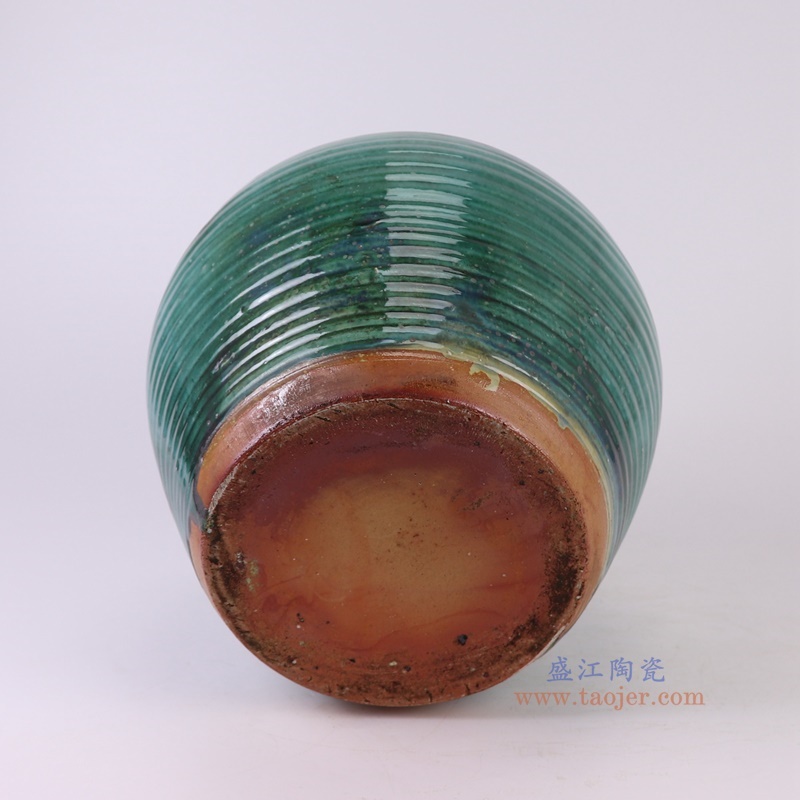 窑变绿色条纹罐子,产品编号:RZSP58 产品尺寸(单位cm): 高27直径26.8口径底径16.8重量4.15KG