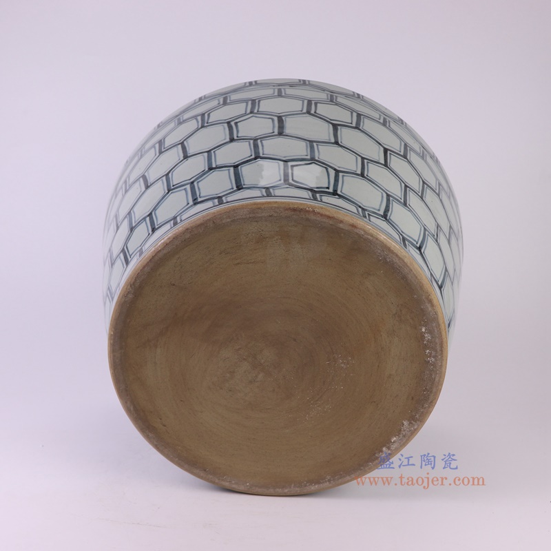 青花六边形几何纹大碗缸,产品编号:RZSX66 产品尺寸(单位cm): 高24.7直径46.2口径底径19.2重量9.05KG
