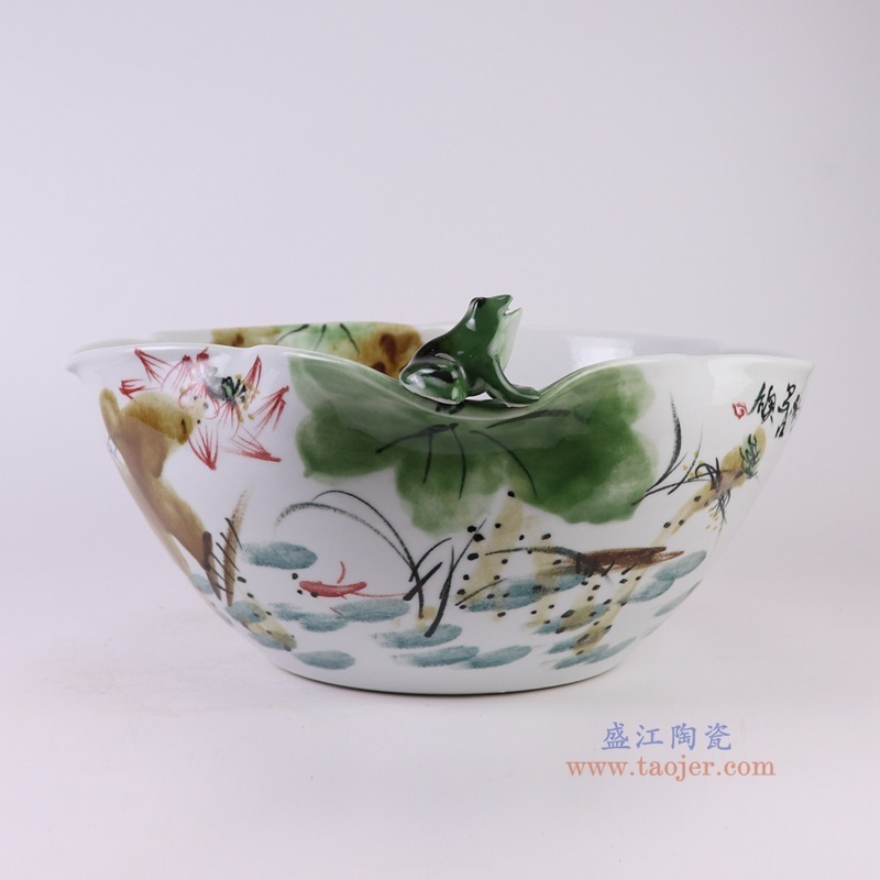 窑变粉彩雕刻青蛙异形荷花缸水浅,产品编号:RZTH10 产品尺寸(单位cm): 高20.5直径40口径底径19.5重量4.95KG