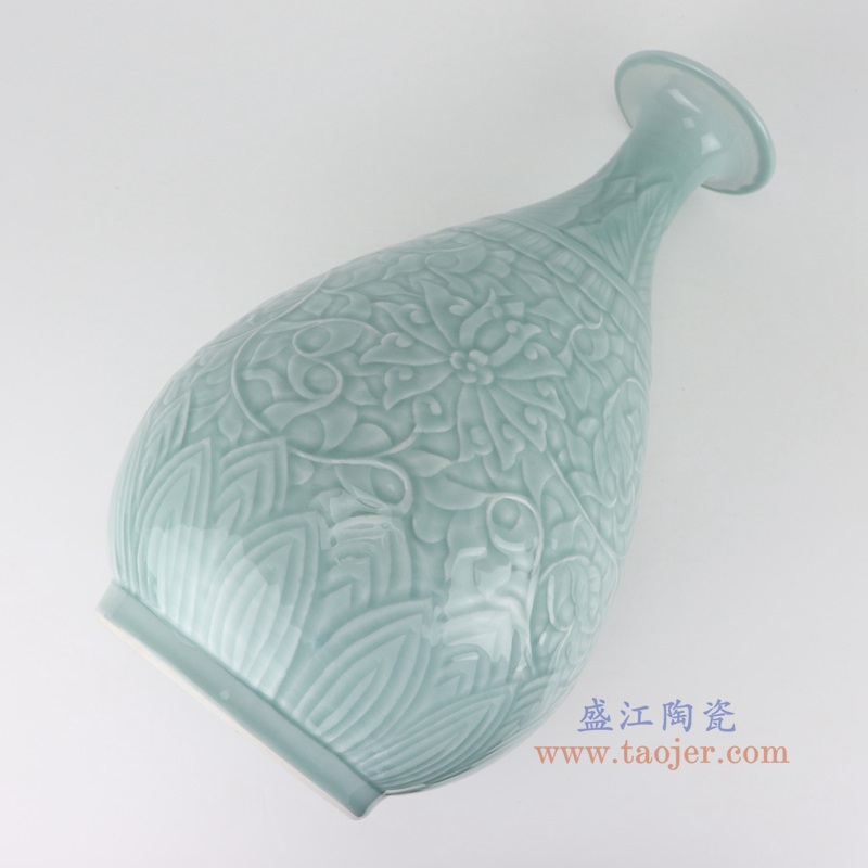 青釉雕刻缠枝莲玉壶春瓶,产品编号:RZTM18 产品尺寸(单位cm): 高39.5直径24口径底径15重量3.55KG