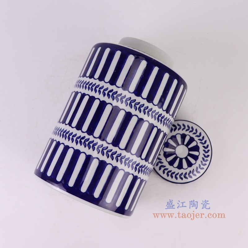 青花蓝底竖纹直筒茶叶罐大号,产品编号:RZTo53-C-L 产品尺寸(单位cm): 高25.5直径15.3口径底径重量1.5KG