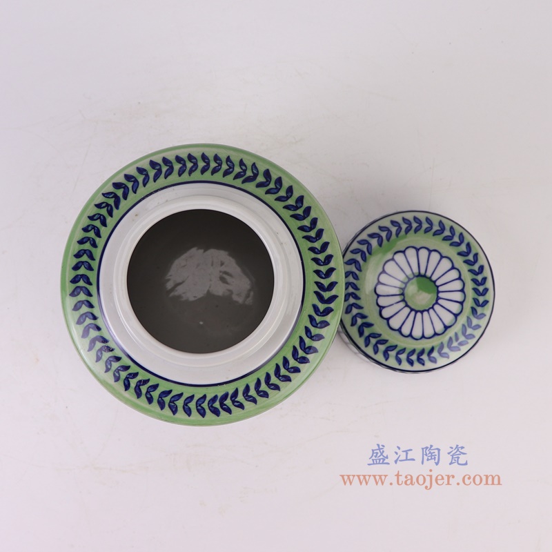 青花蓝绿相间竖纹直筒茶叶罐小号,产品编号:RZTo53-D-S 产品尺寸(单位cm): 高16直径15.3口径底径重量1.1KG