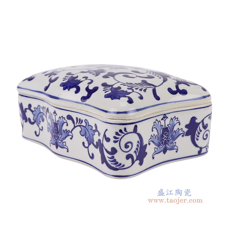 青花缠枝莲长方形糖果盒，产品编号：RXAE-FL15-439       产品尺寸(单位cm):  高8.7直径20口径21底径重量1.4KG