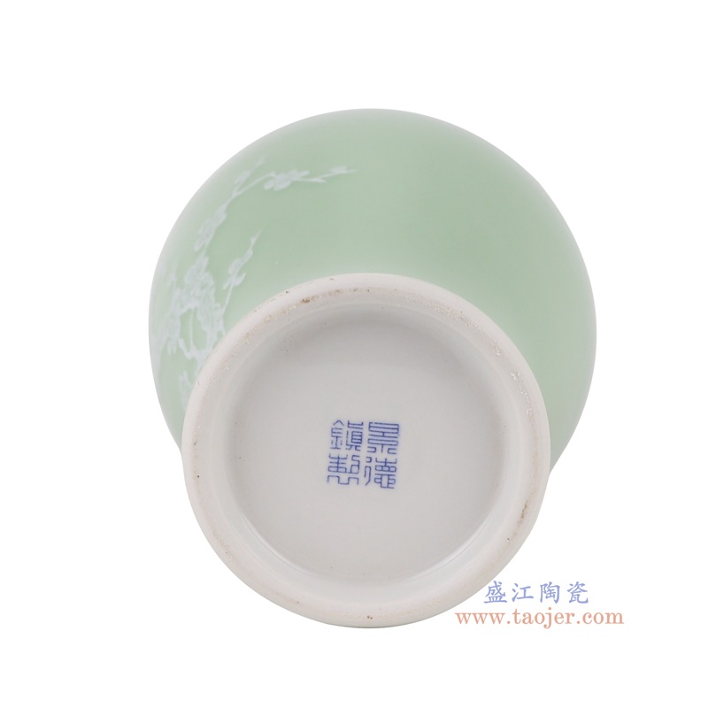颜色釉影青釉雕刻白梅花鸟梅瓶，产品编号：RXAI03-A       产品尺寸(单位cm):  高26.6直径15.7口径14底径10重量1.5KG
