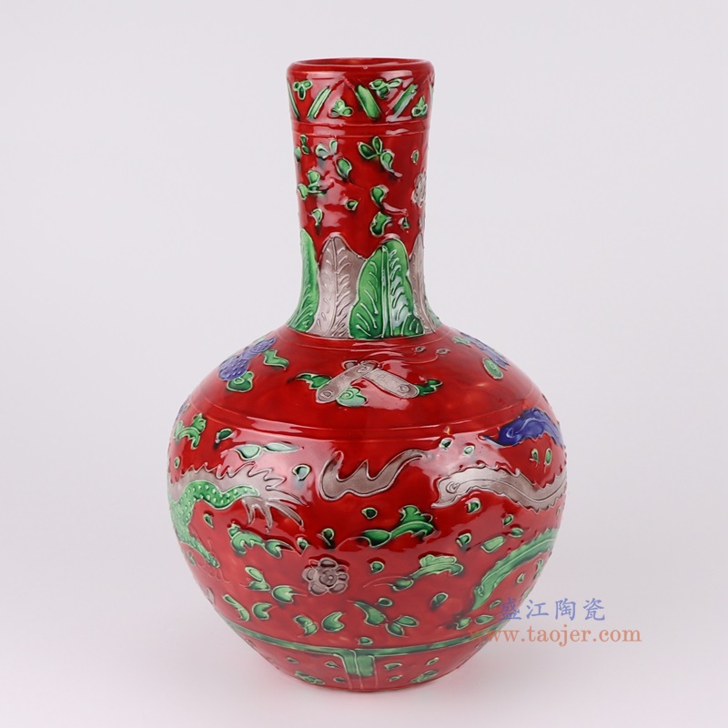 红底雕刻龙凤呈祥纹天球瓶大号，产品编号：RXAJ01-A       产品尺寸(单位cm):  高31.3直径20.7口径19.5底径10.5重量2KG