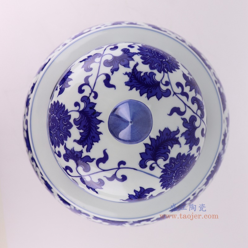 青花缠枝莲将军罐将军坛，产品编号：RZTY04-B       产品尺寸(单位cm):  高32.5直径27.5口径21.5底径15.2重量3.45KG