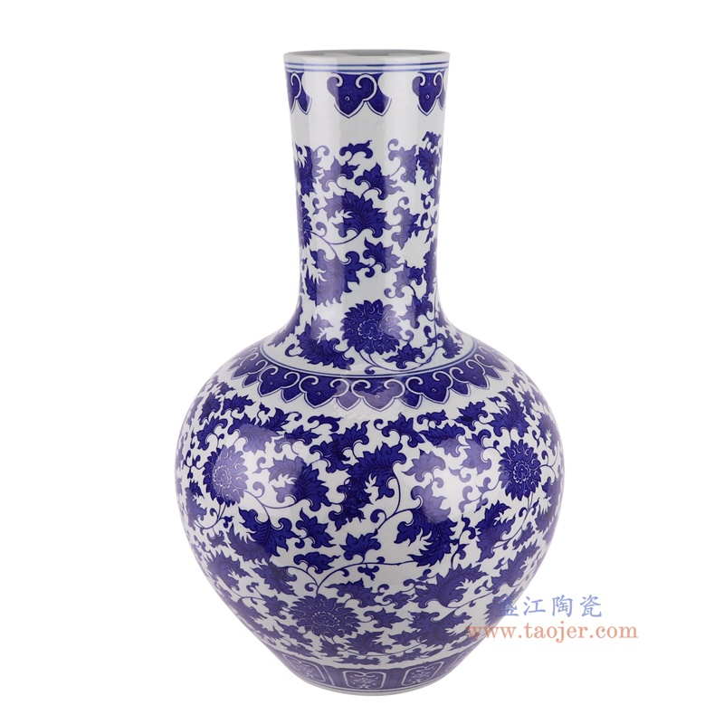 青花缠枝莲天球瓶，产品编号：RZTY12-B       产品尺寸(单位cm):  高50.2直径31.5口径底径15.7重量6.9KG