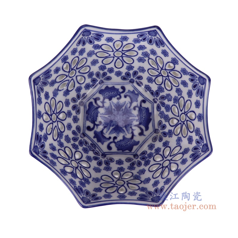 青花镂空八角果盘俯视图