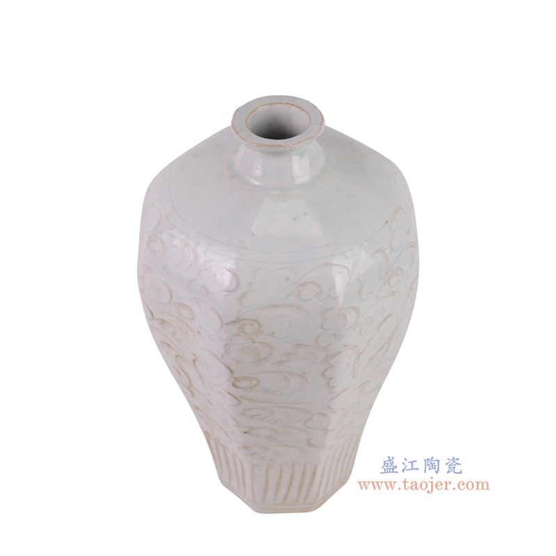 仿宋湖田窑影青刻花八方梅瓶
