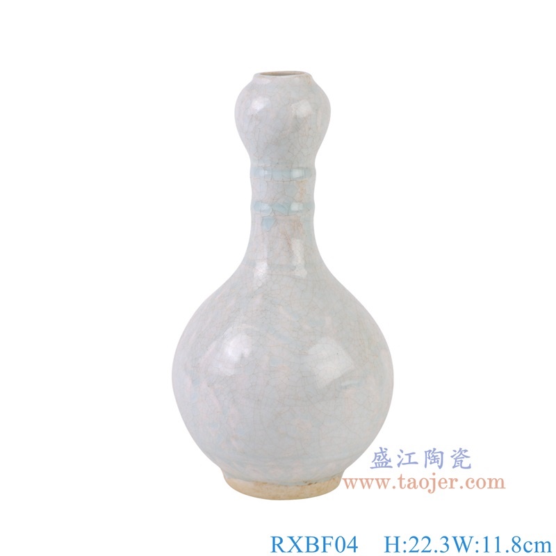 仿宋湖田窑影青刻花蒜头瓶