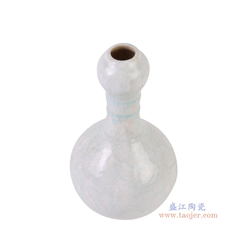 仿宋湖田窑影青刻花蒜头瓶