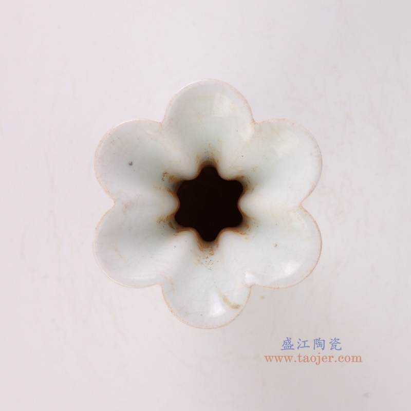 仿宋湖田窑影青刻花花觚瓶