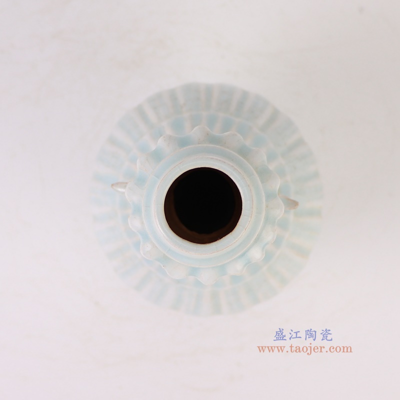 仿宋湖田窑影青瓜楞纹烛台