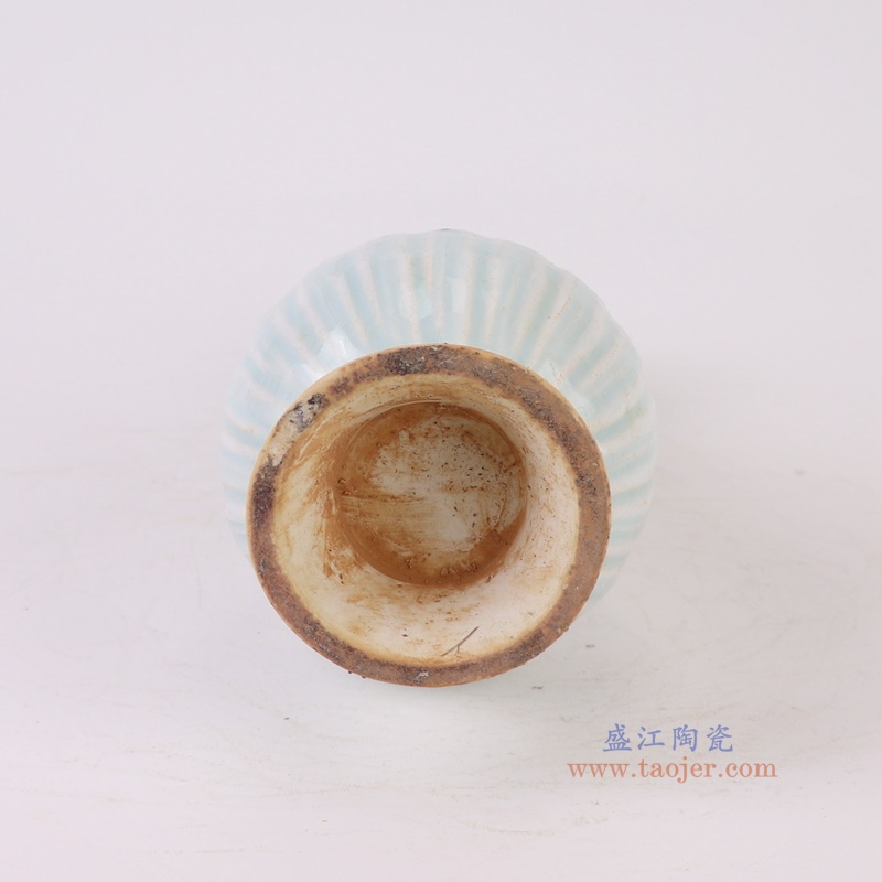 仿宋湖田窑影青瓜楞纹烛台