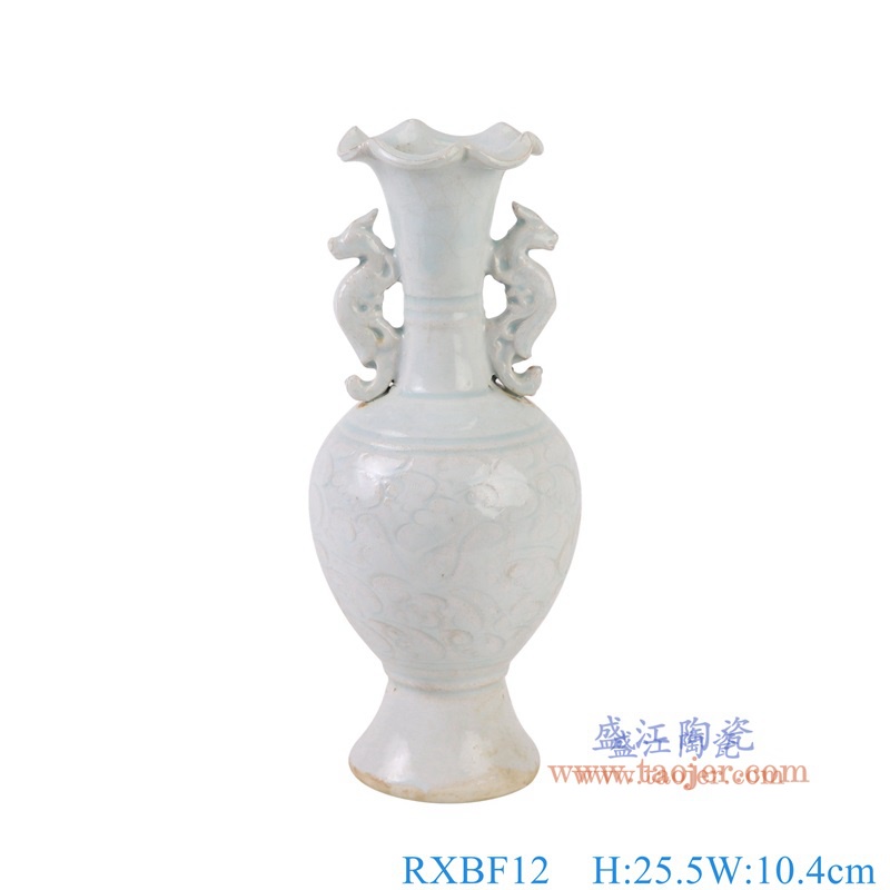 仿宋湖田窑影青刻花双耳瓶