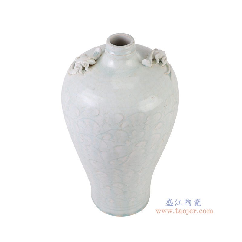 仿宋湖田窑影青刻花双耳梅瓶