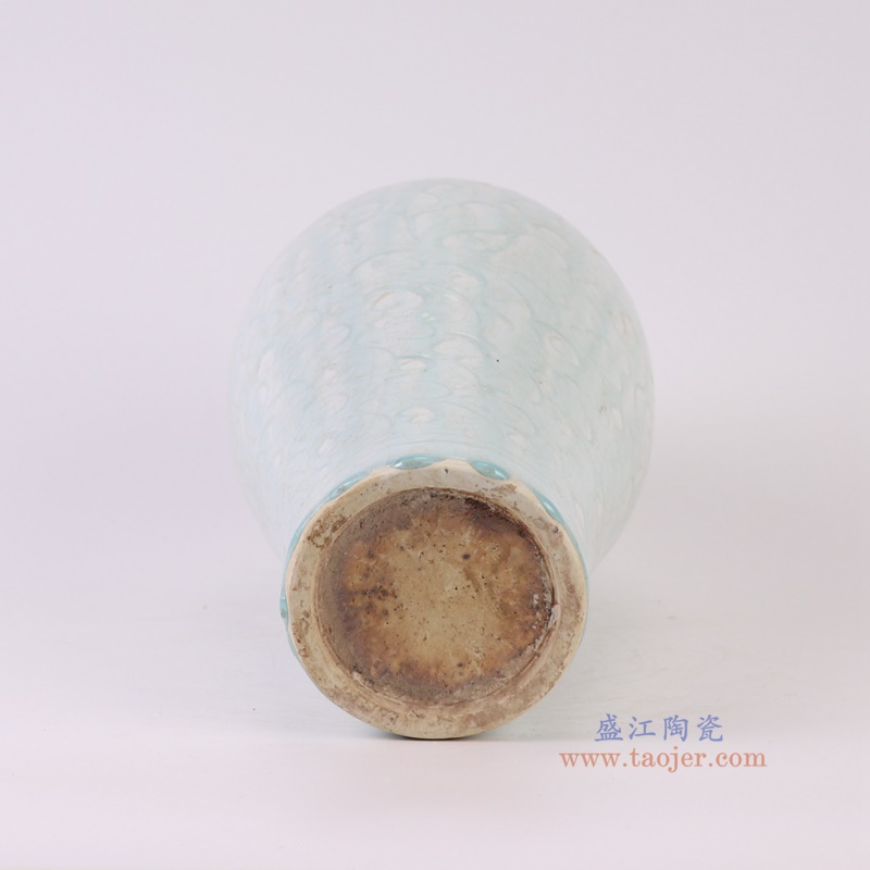 仿宋湖田窑影青刻花双耳梅瓶