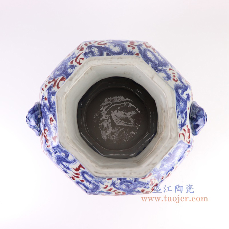 RZKJ20-A青花釉里红八边狮子耳龙纹缸顶部图