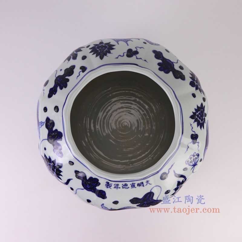 RXBA12青花鱼藻纹八面南瓜罐子顶部图