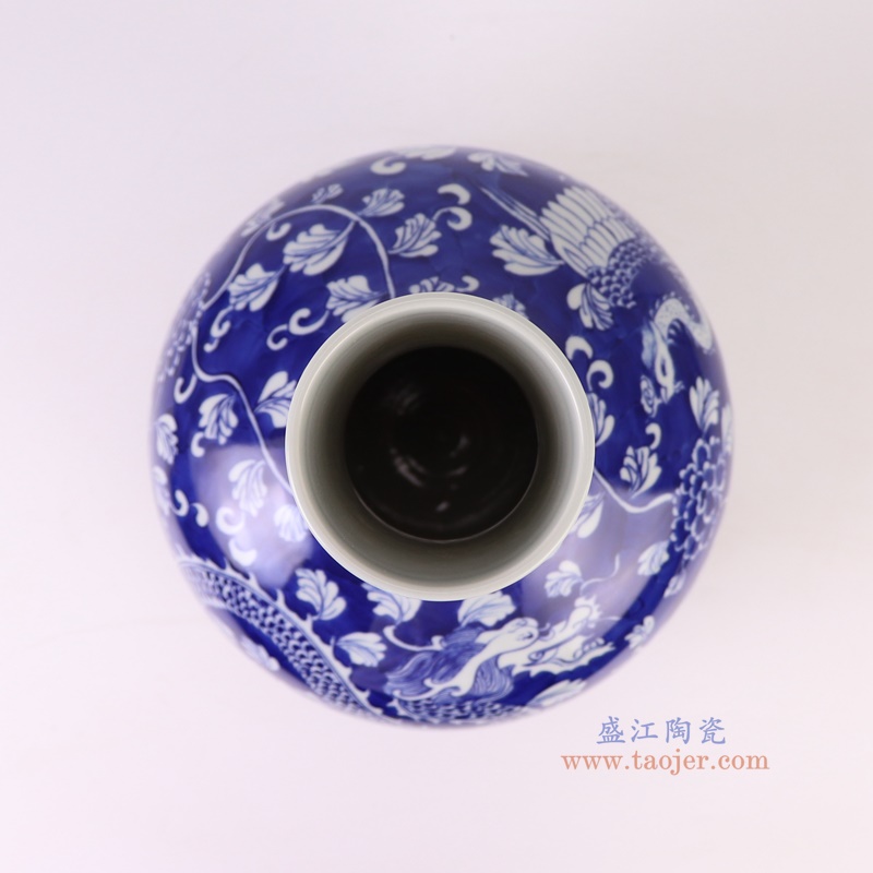 RYWG23-B蓝底青花龙纹天球瓶顶部图
