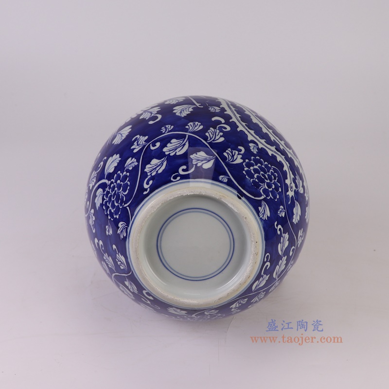 RYWG23-B蓝底青花龙纹天球瓶底部图