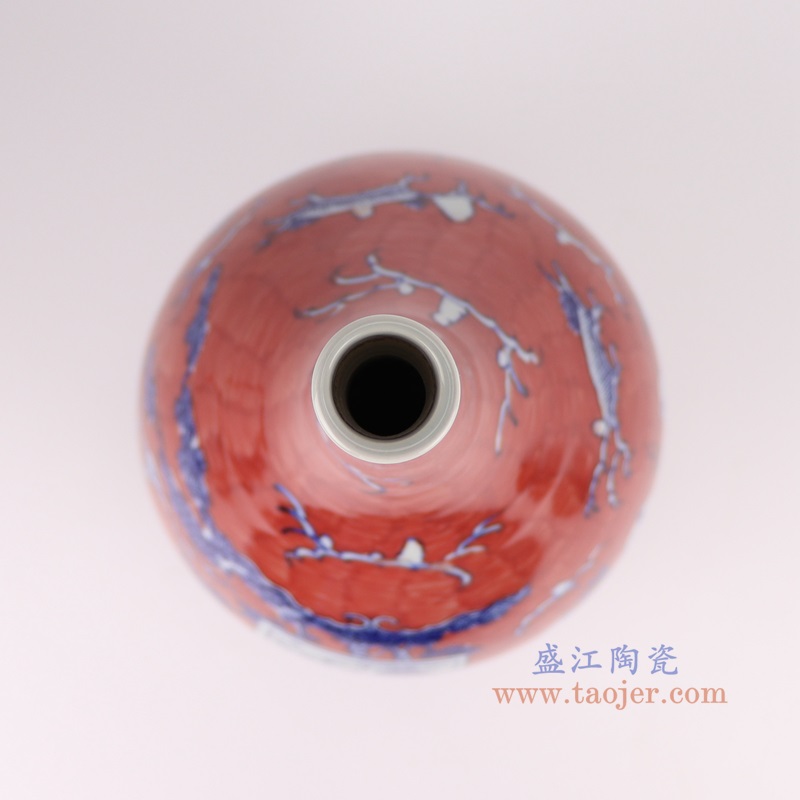RYYC09-B红底青花人物胆瓶顶部图