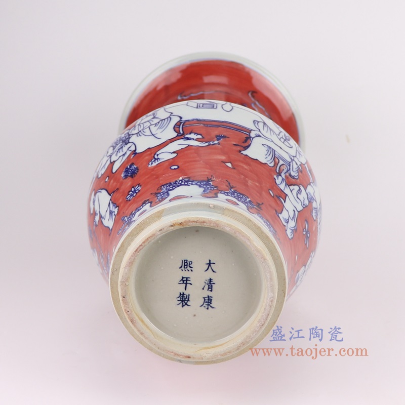 RYYC10-C红底青花童子仕女花觚瓶底部图