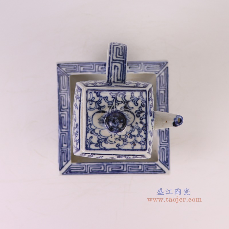 RZGZ03青花缠枝异形壶顶部图