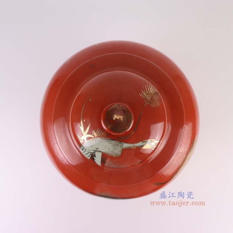 RZJD10-A红底描金白鹤纹将军罐顶部图