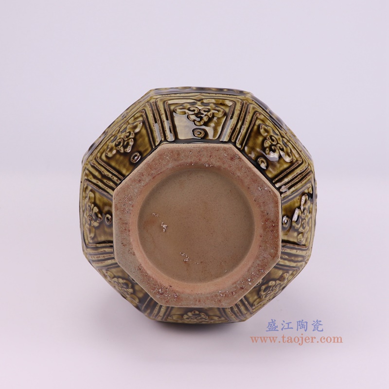 RZSP67-A酱色雕刻人物玉壶春瓶底部图
