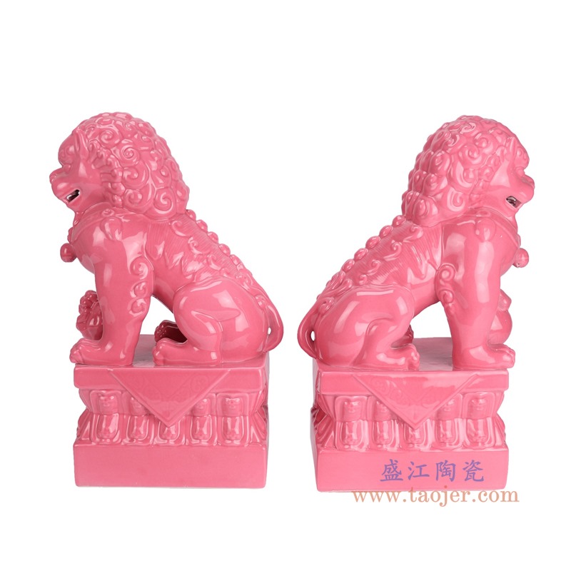RXAT02-C颜色釉粉红色狮子狗雕塑一对侧面图