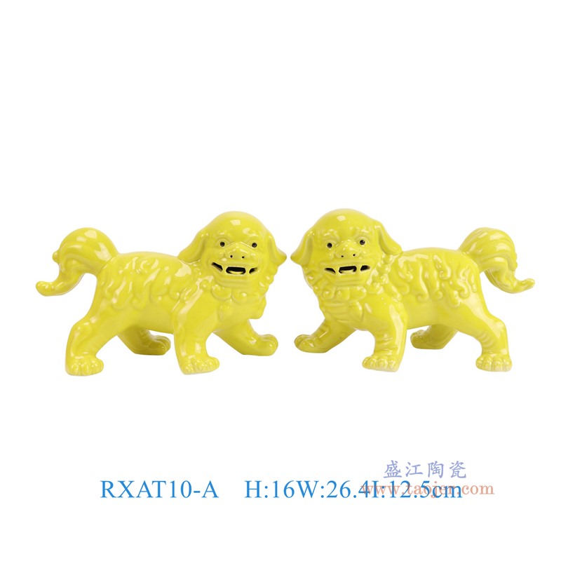 RXAT10-A黄色雕塑狮子狗一对正面图