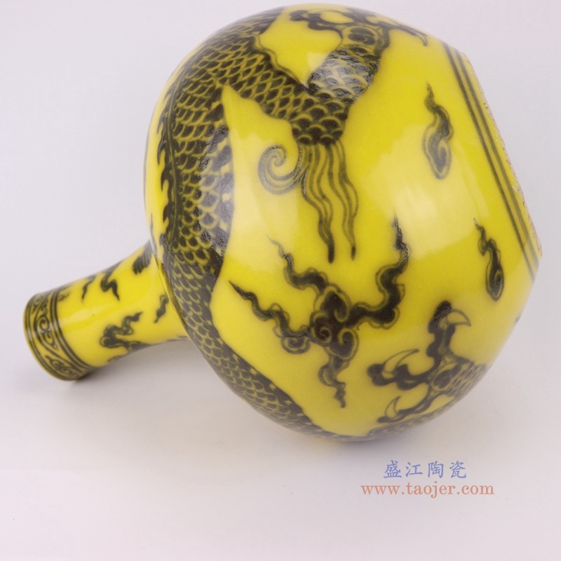 RXBA28黄底黑龙纹天球瓶侧面图