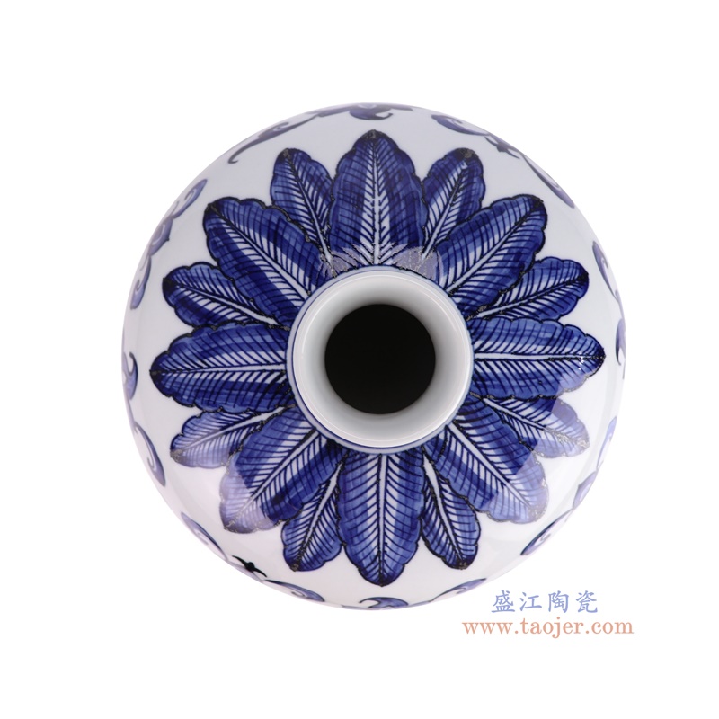 RZFQ38-A青花缠枝莲梅瓶顶部图