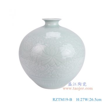 RZTM19-B 青釉雕刻缠枝莲石榴瓶 高27直径26.5口径7.5底径11重量3.15KG