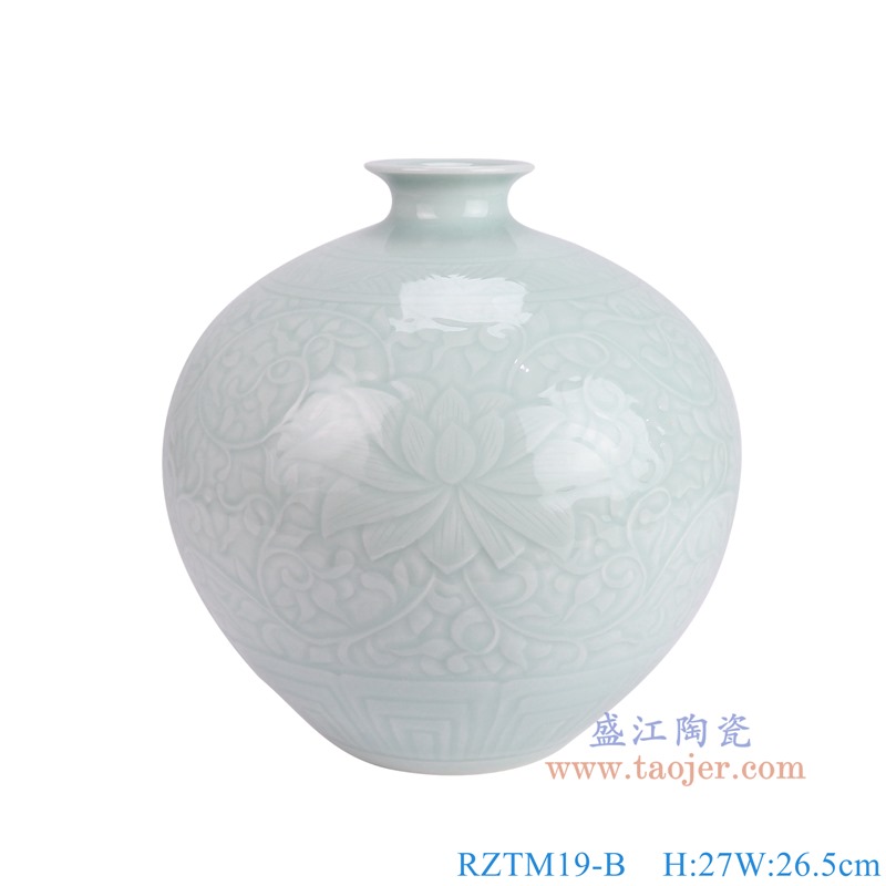 RZTM19-B青釉雕刻缠枝莲石榴瓶正面图