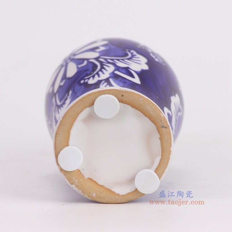 RXCE-67562A-DC205青花蓝底花叶纹橄榄瓶底部图