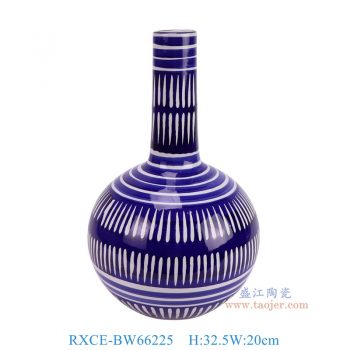 RXCE-BW66225 青花蓝底白竖纹天球瓶 高32.5直径20底径11重量1.8KG