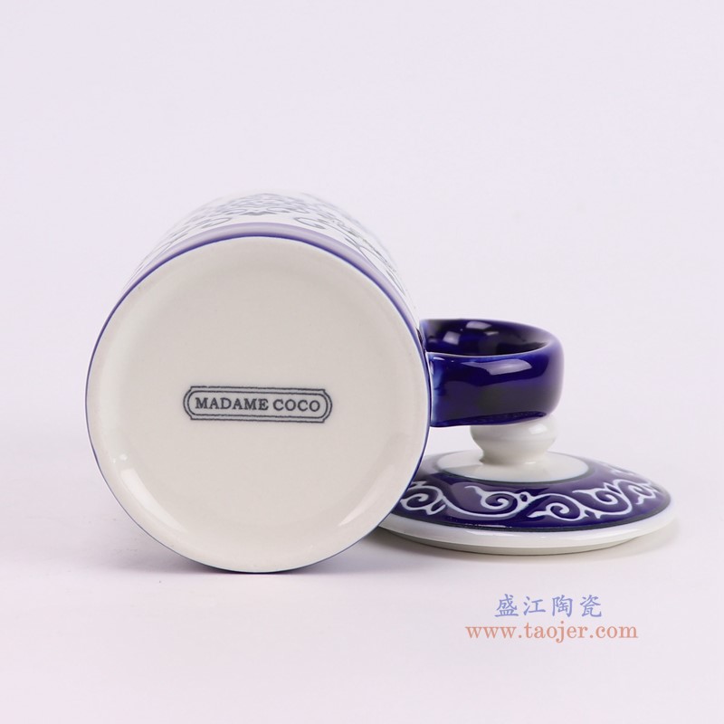 RXCM08-A青花花卉马克杯带手柄底部图