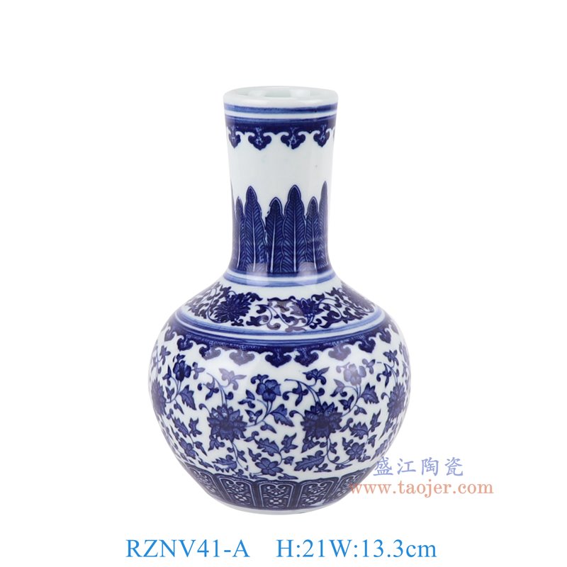 RZNV41-A青花缠枝莲天球瓶正面图