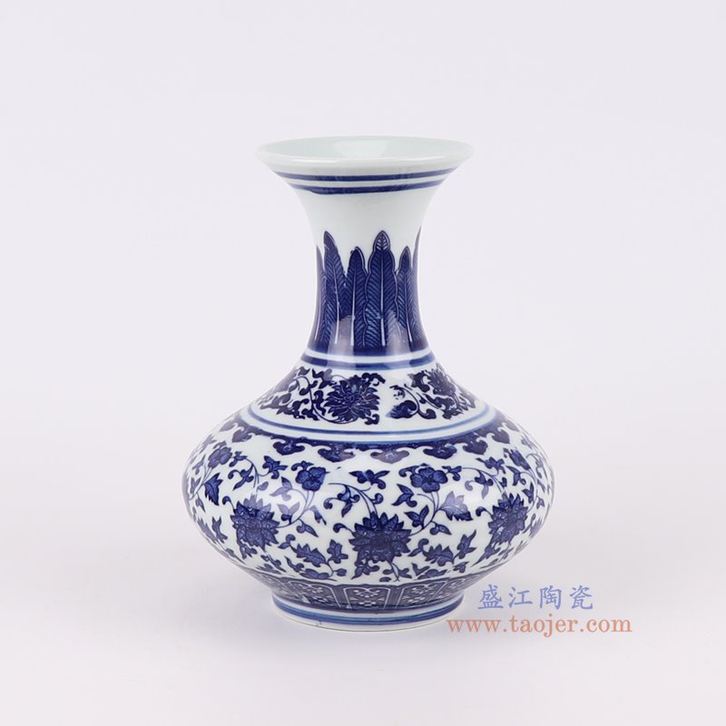 RZNV36-A青花缠枝莲扁肚瓶侧面图