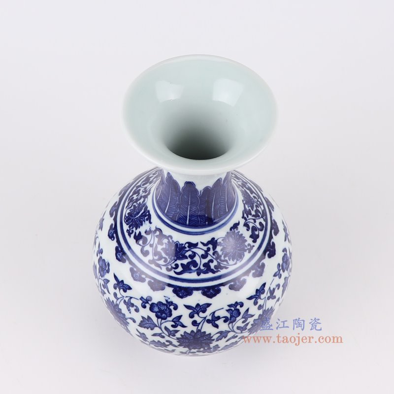 RZNV29青花缠枝莲赏瓶俯视图