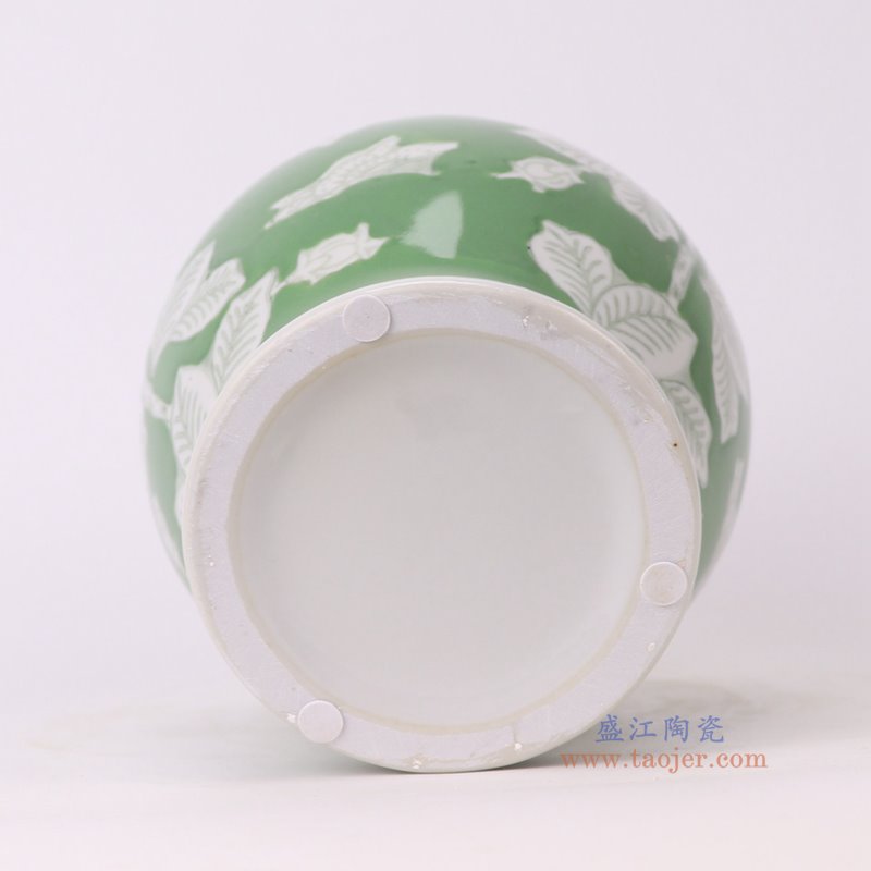 RXCQ01-A绿底白花叶纹花瓶底部图