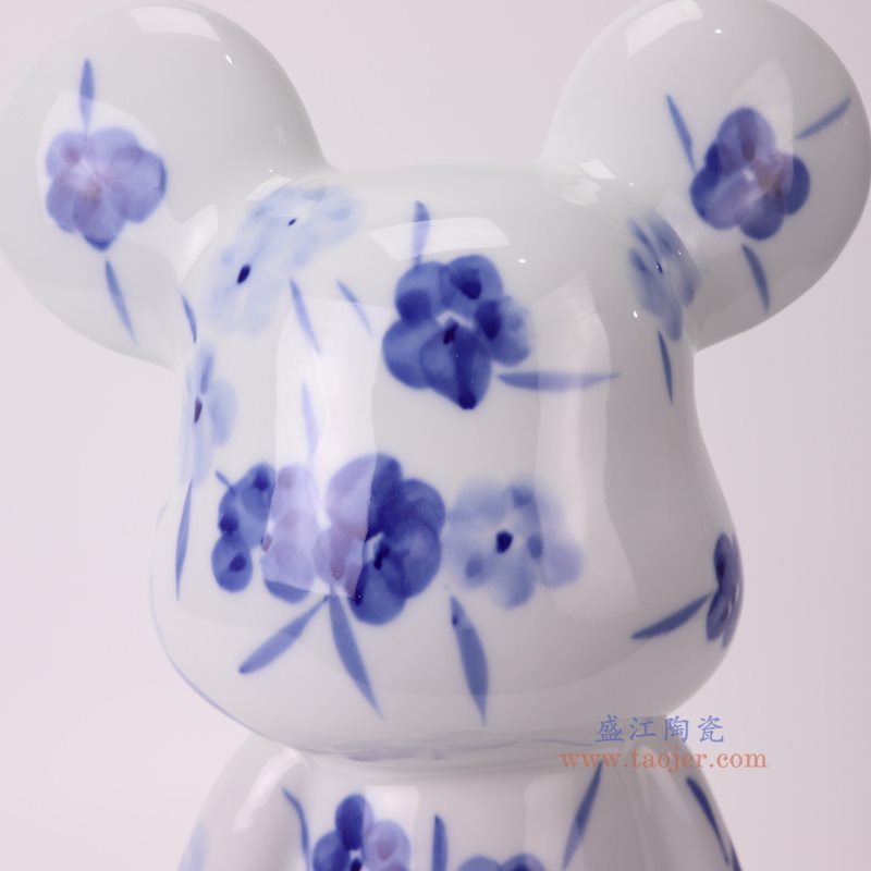 青花梅花暴力熊雕塑面部