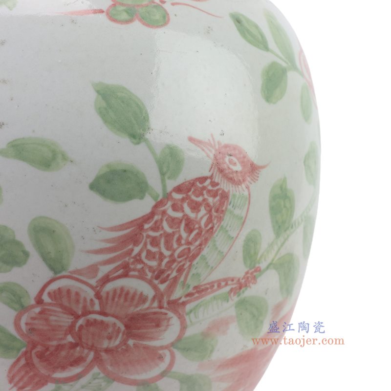 斗彩花鸟圆罐特写